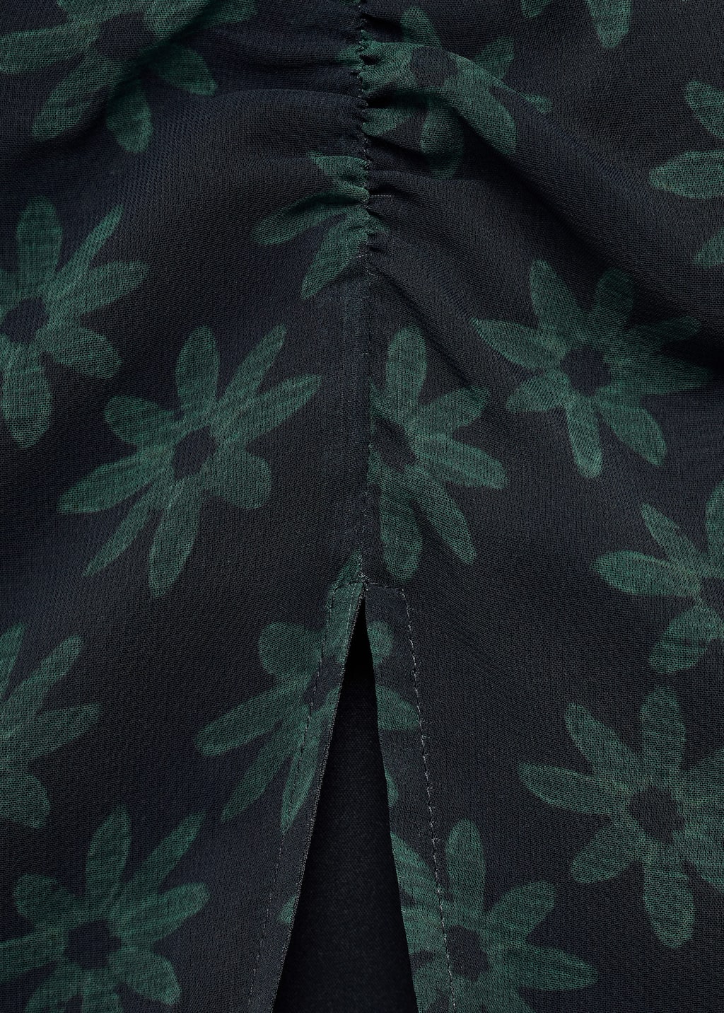 Floral blouse with ruffles