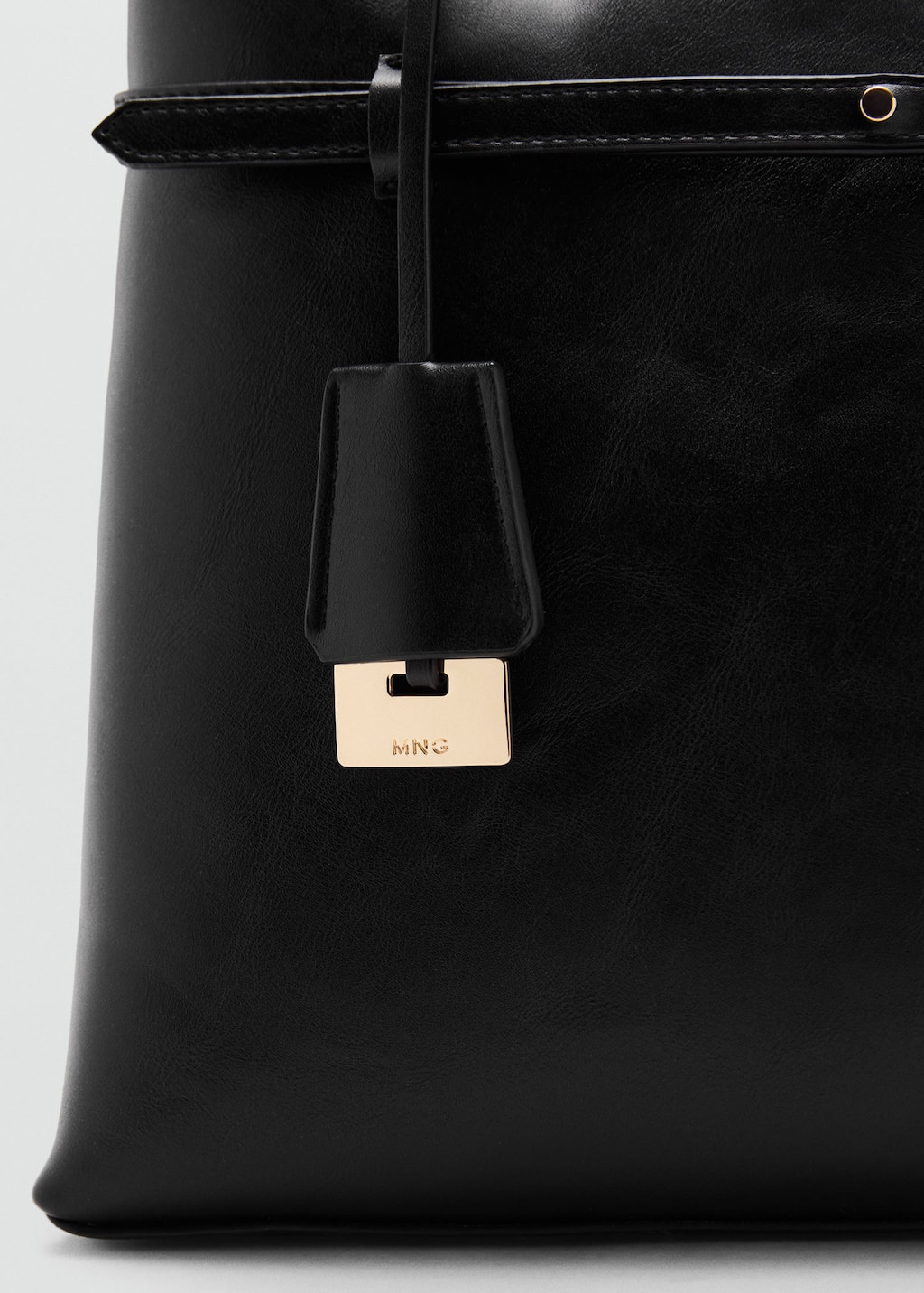Shopper bag with charm