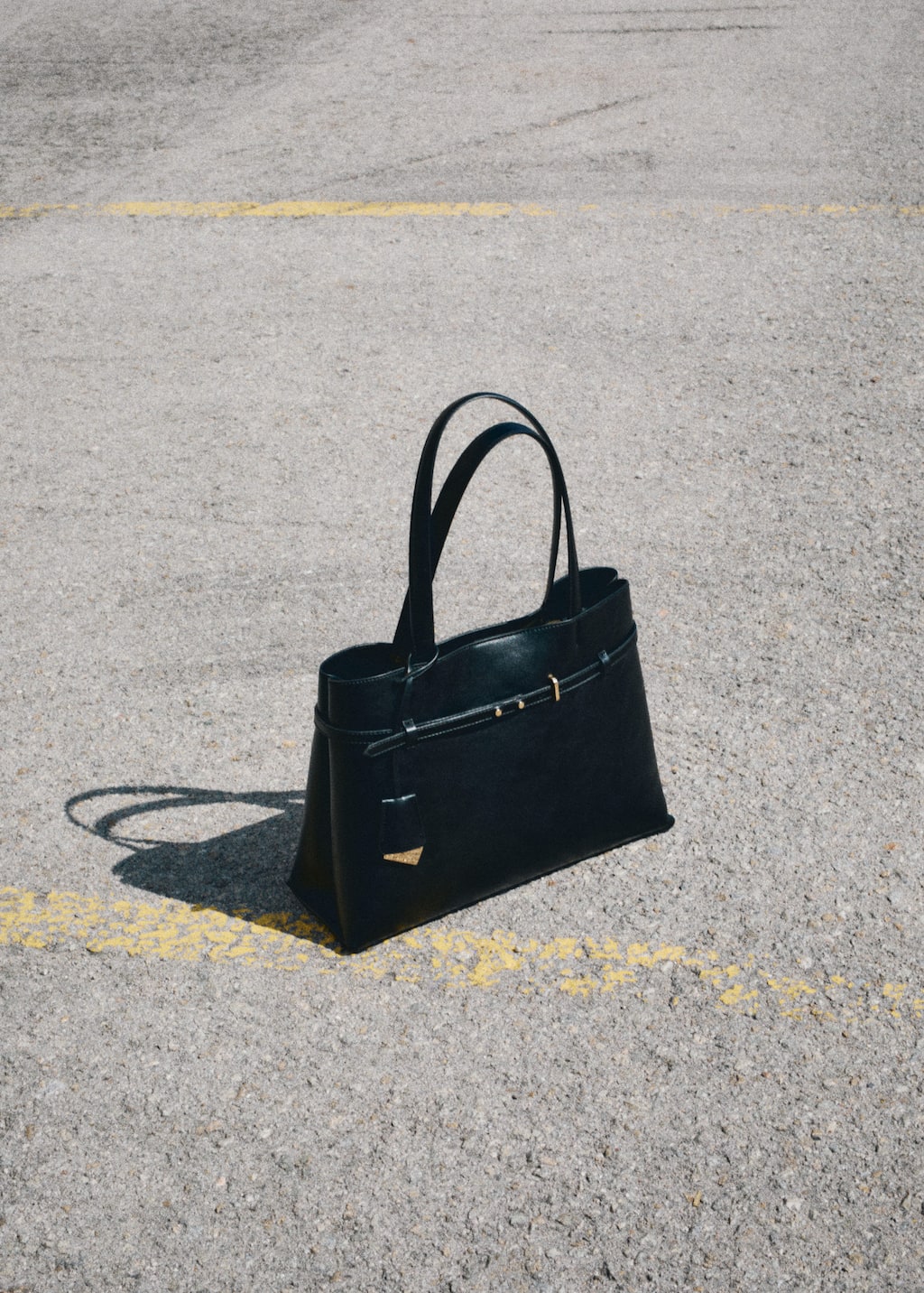 Shopper bag with charm