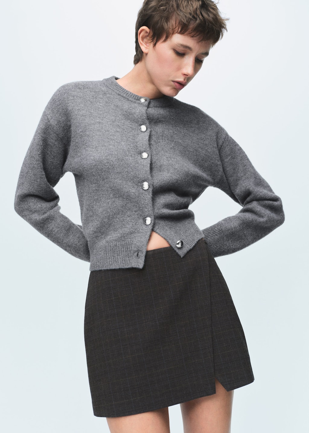 Chunky-knit cardigan with buttons