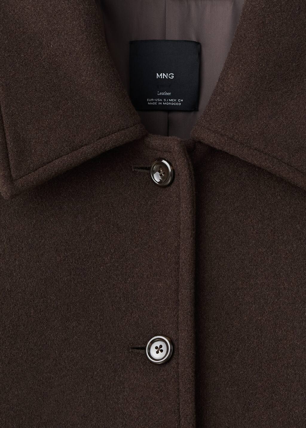 Buttoned wool coat