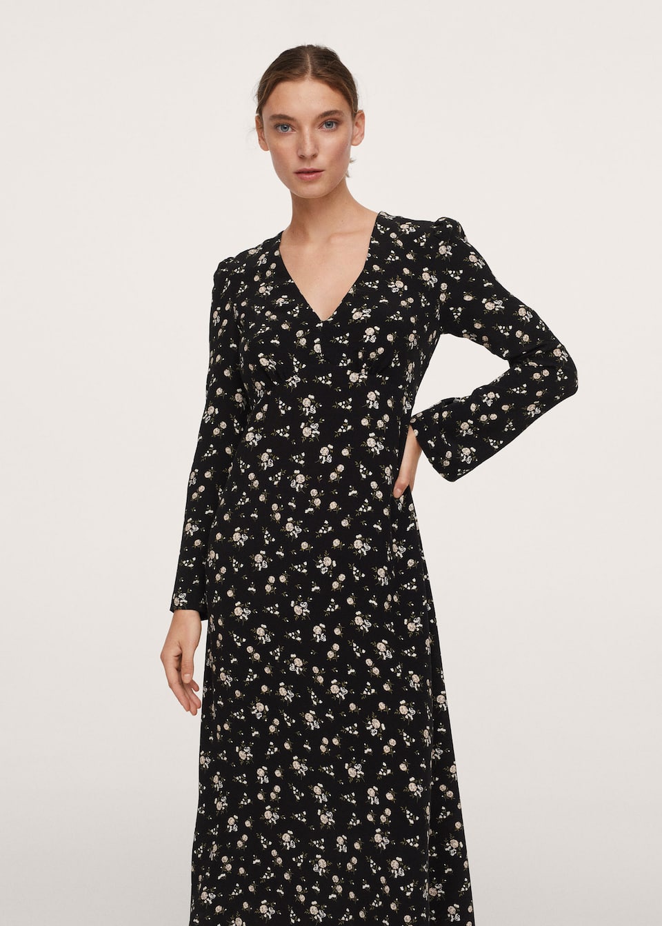 Rochie cu imprimeu floral - Plan mediu