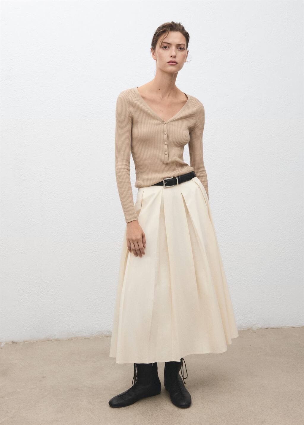 Mango Pull-over Côtelé Col En V Gris Clair/pastel - Femme - M - In Brown