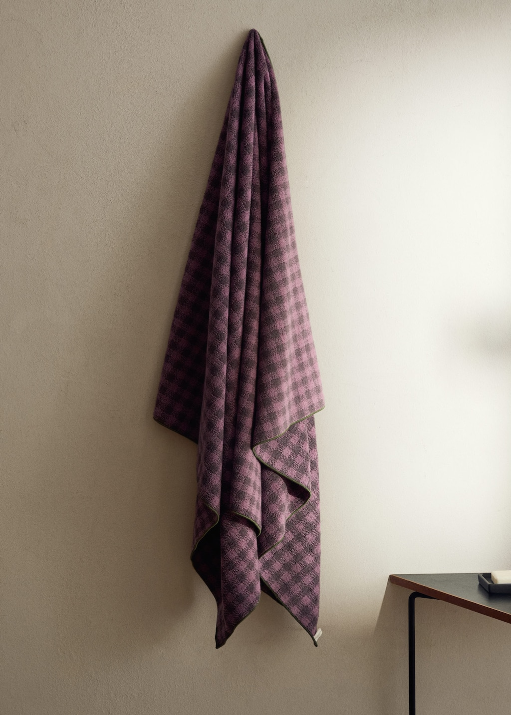 Mango Home Cotton Bath Towel With Check Pattern And Overlock Stitching Purple