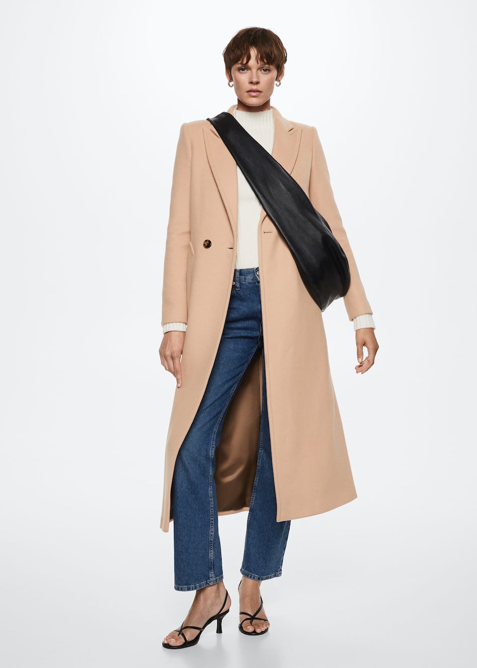 Straight-cut wool coat - General plane