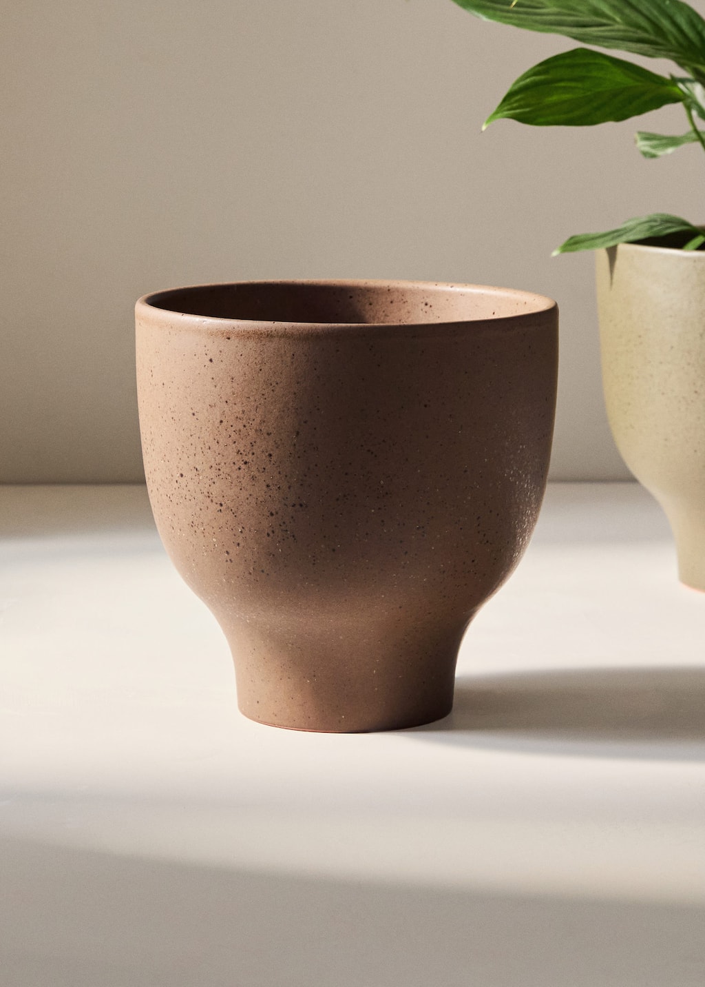 Mango Home Flower Pot Brown