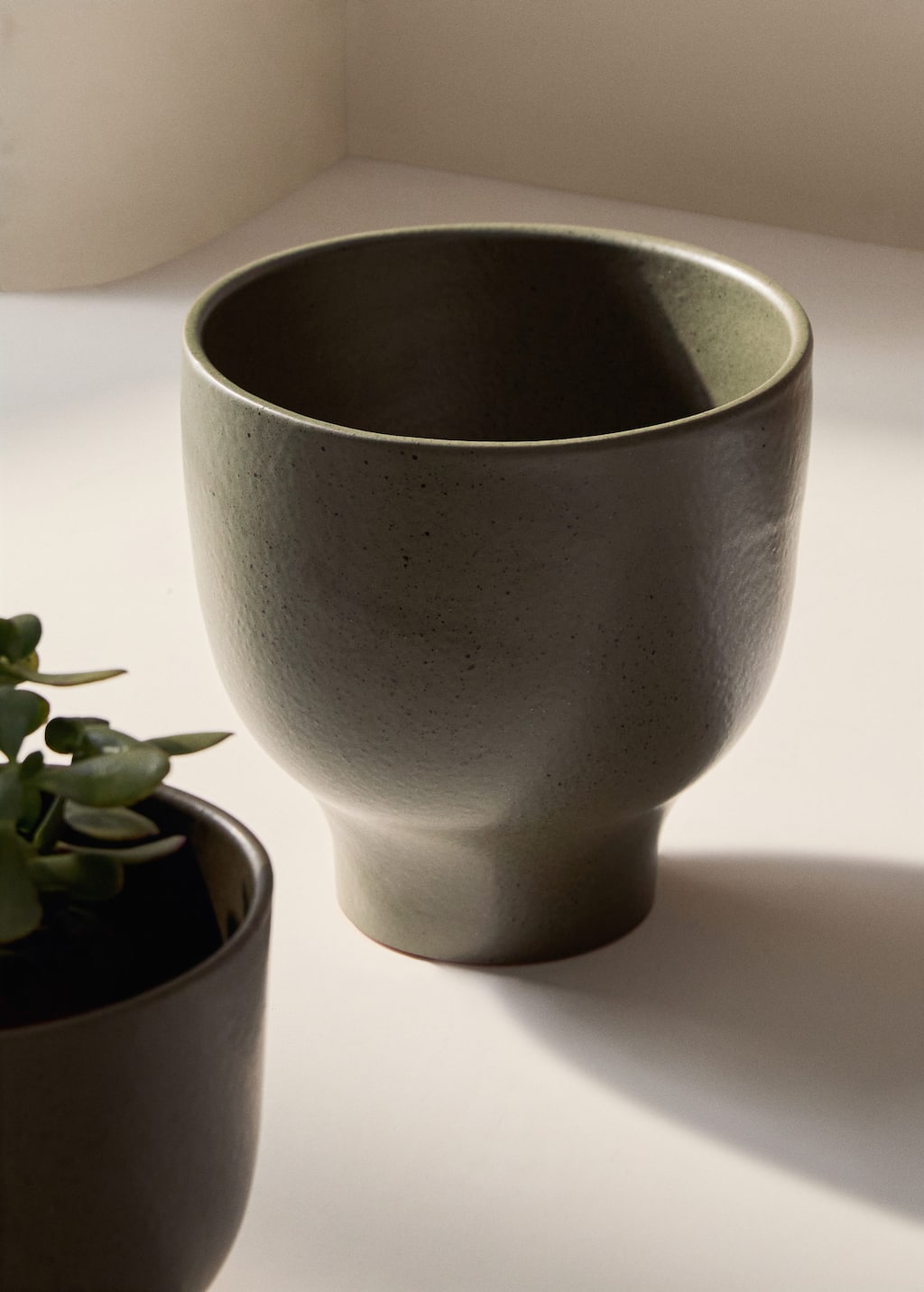 Mango Home Flower Pot Olive Green