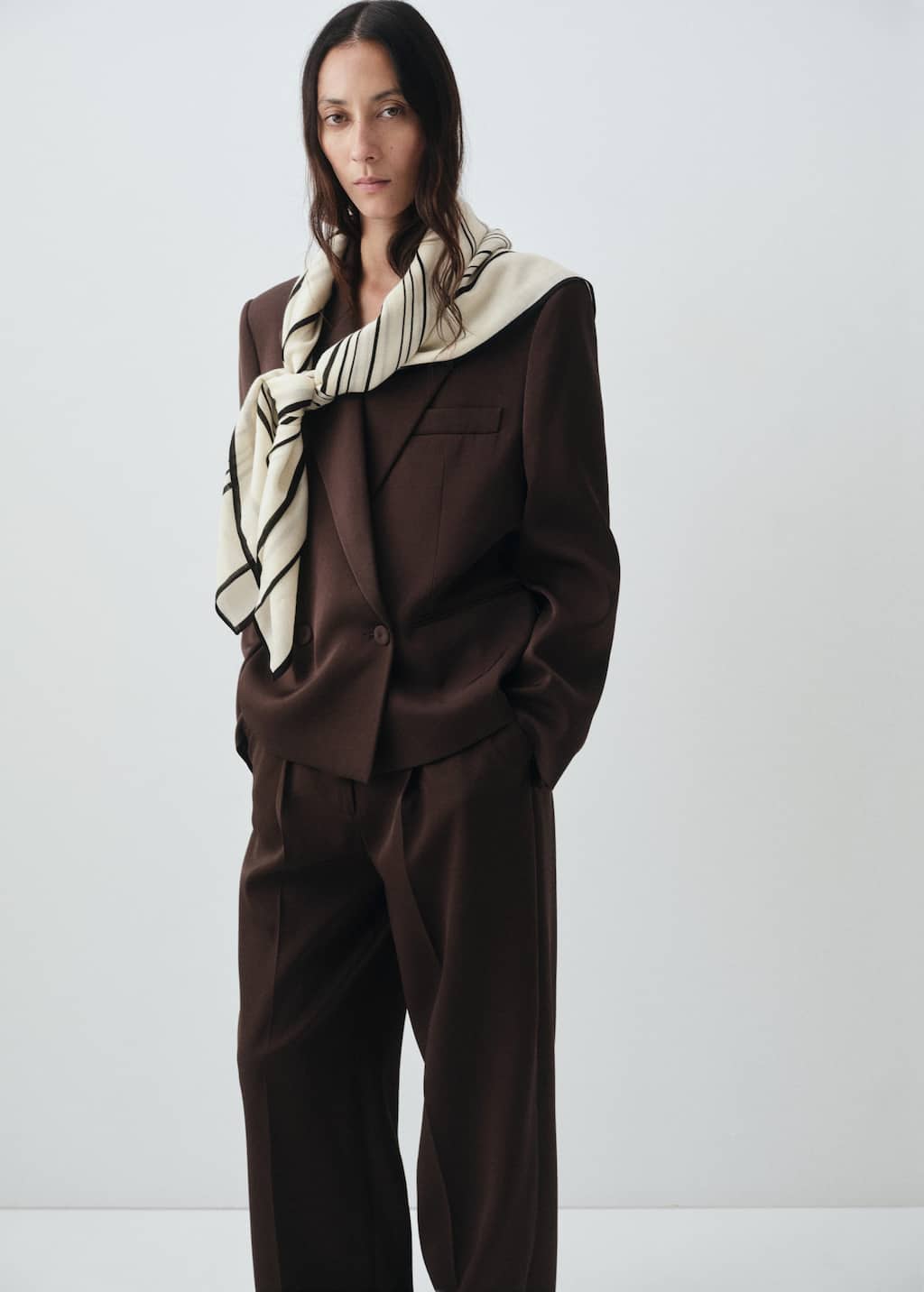 Mango 100% Wool Geometric-print Foulard Ecru In Sand