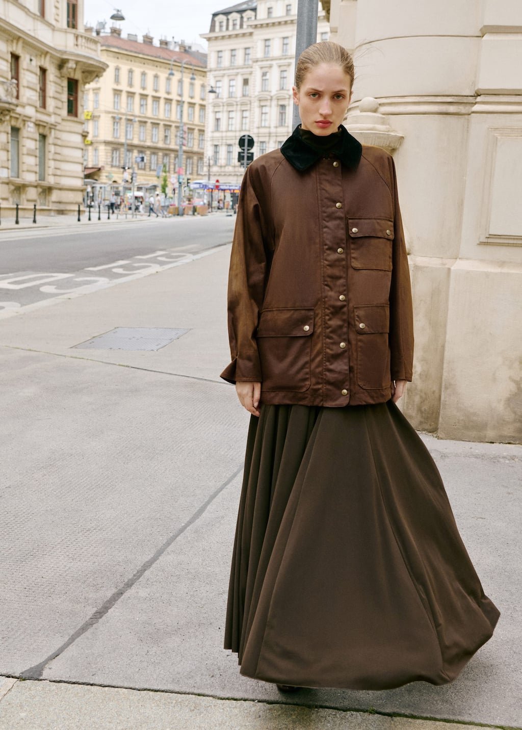 Waxed-effect parka with corduroy collar