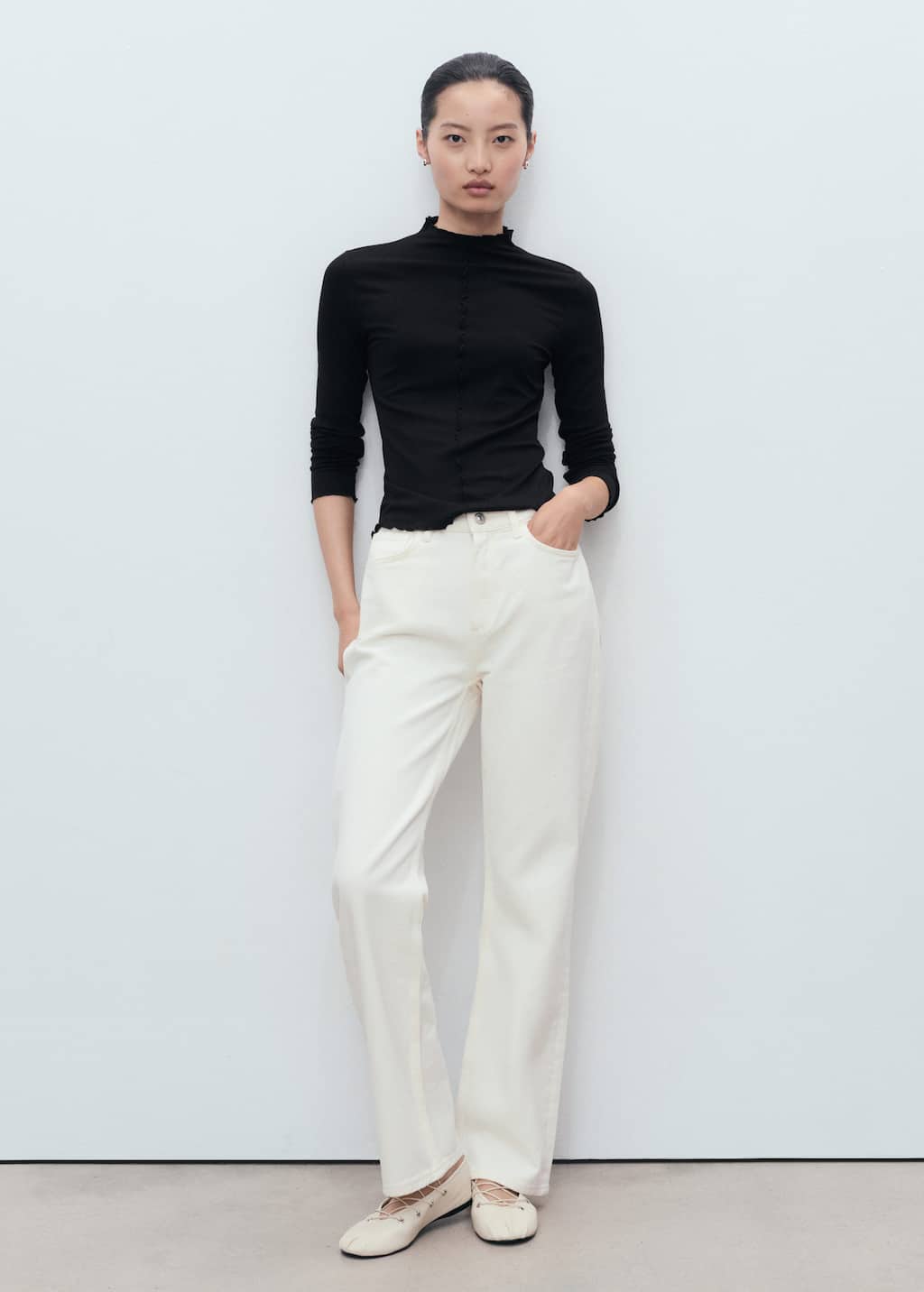 Mango Ribbed T-shirt With Scalloped Finishes Black In Black