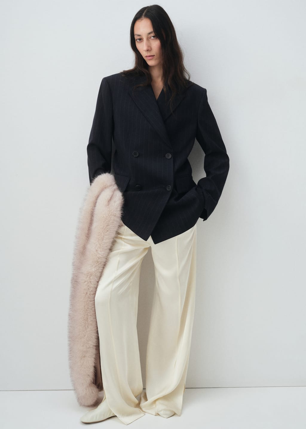 Mango Fur-effect Scarf Beige In Sand