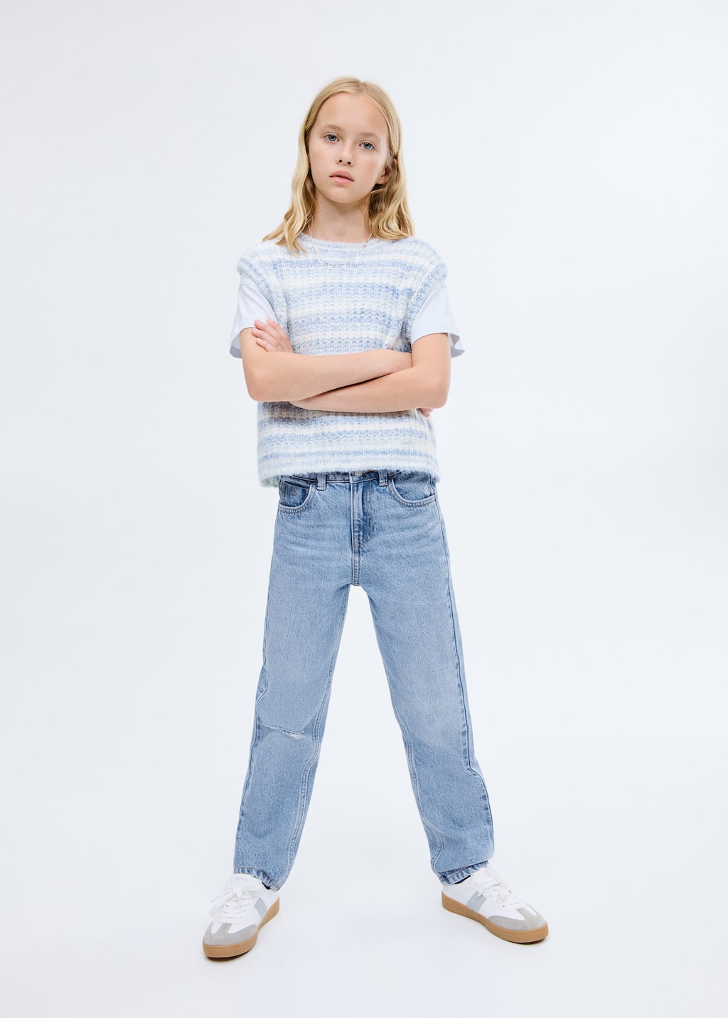 Mom fit decorative rips jeans