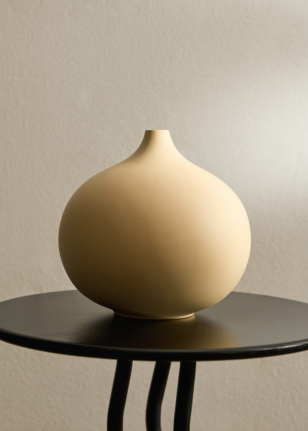 Medium round stoneware jar