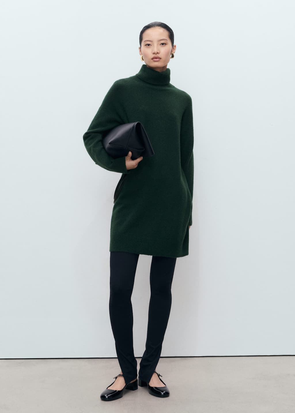 Short knitted turtleneck dress