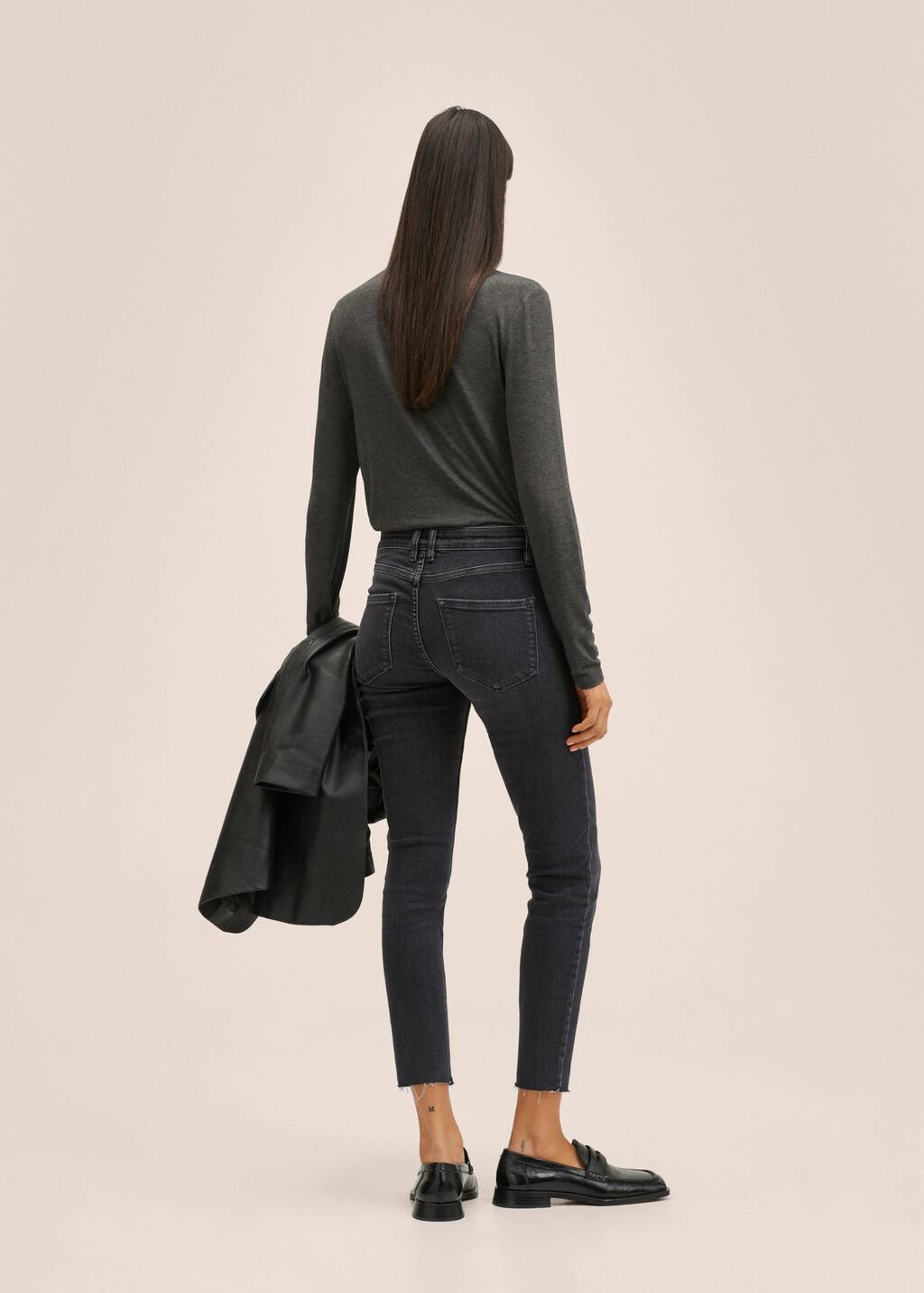 Skinny crop jeans - Women | Mango United Kingdom
