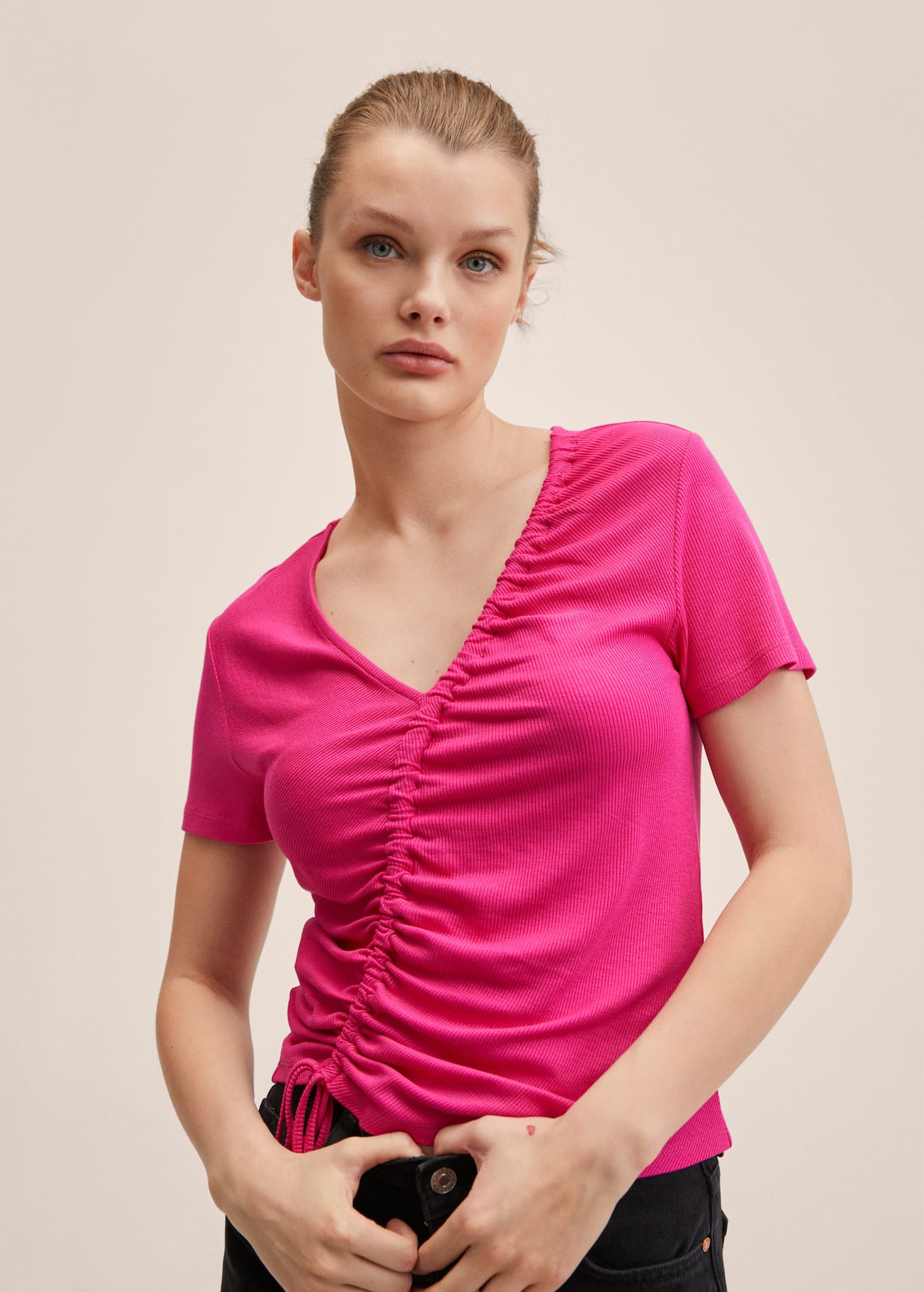 Ruched detail t-shirt - Women | MANGO OUTLET USA