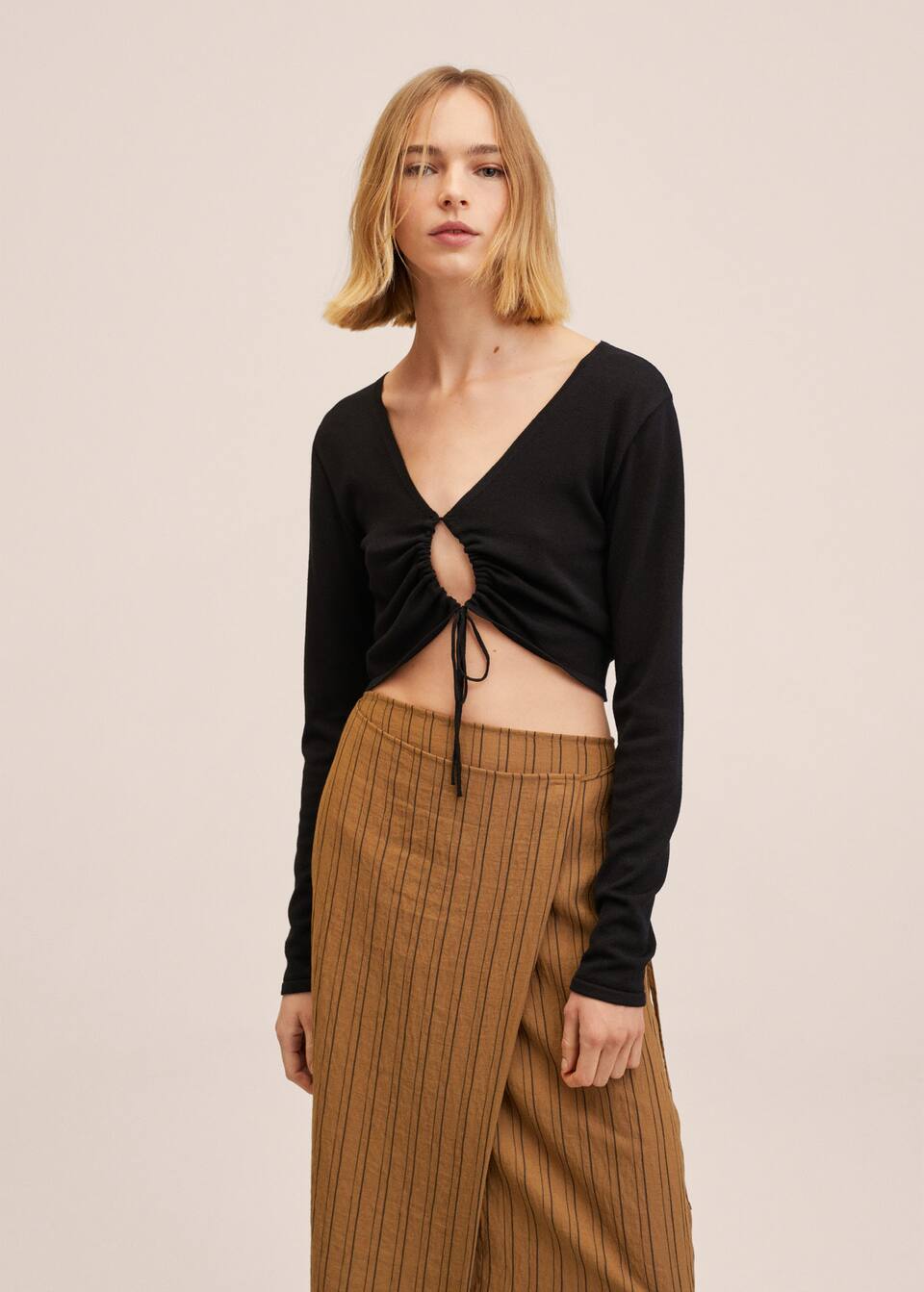 Cut-out knitted sweater - Mango
