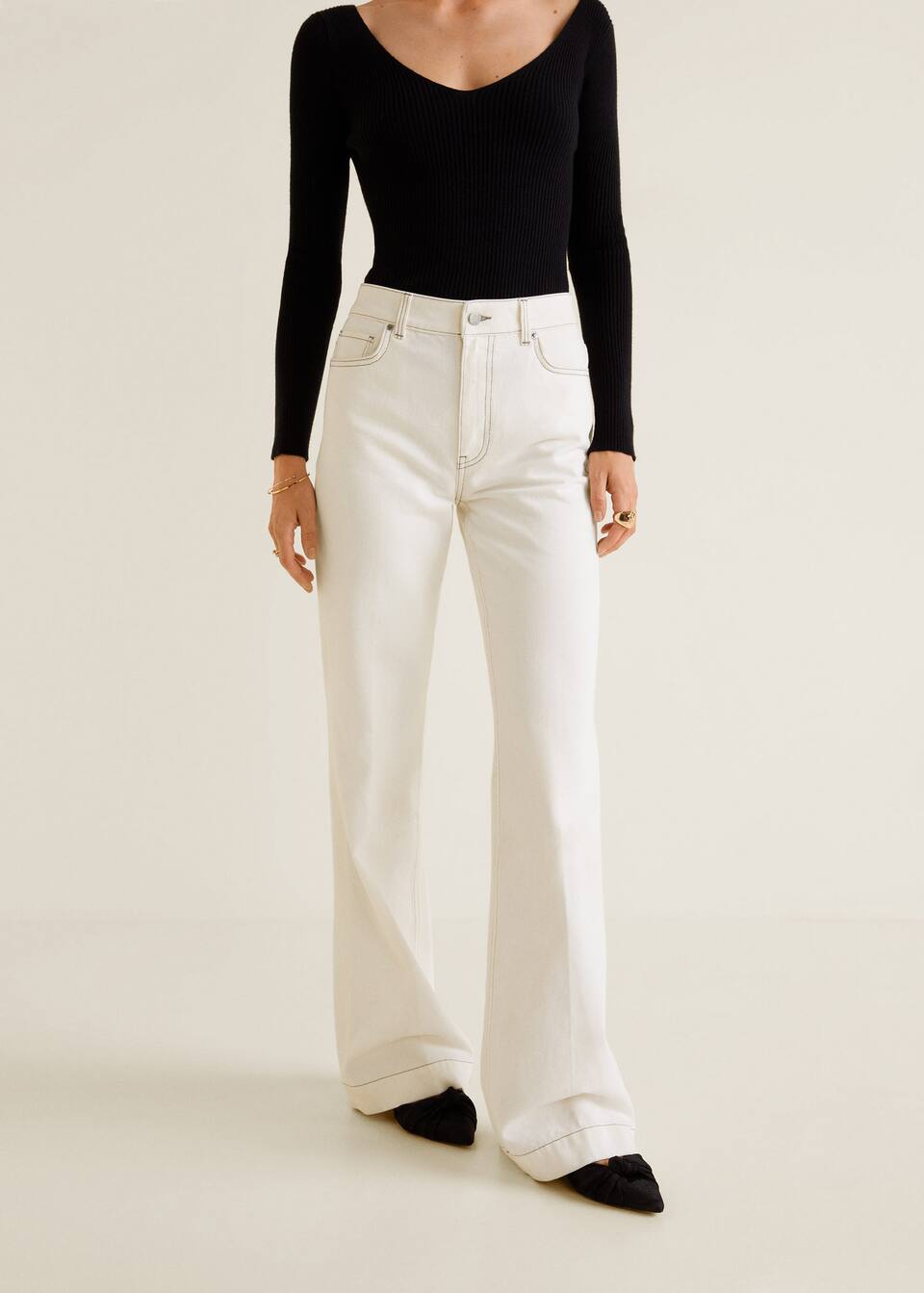 Jeans Flare Costuras Decorativas Mujer Mango Espana