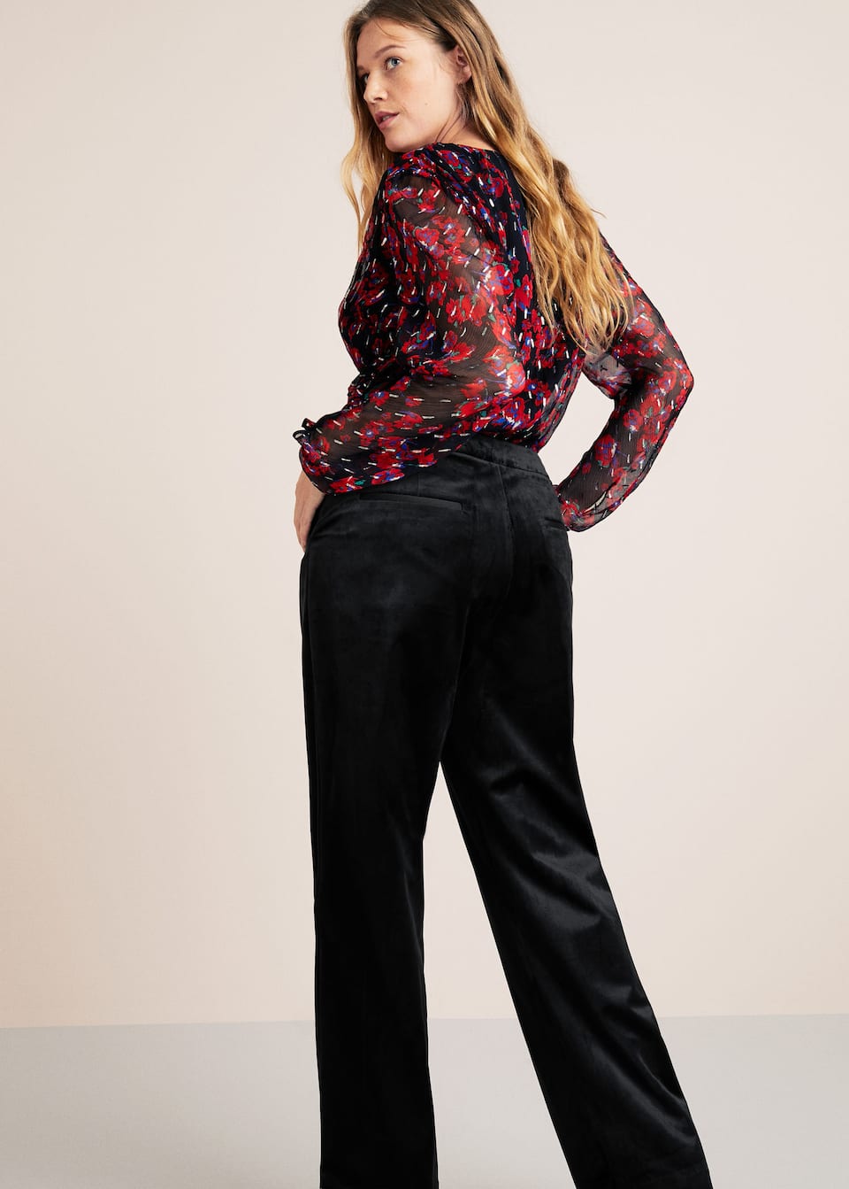 Pantalon Terciopelo Acampanado Tallas Grandes Violeta By Mango Espana