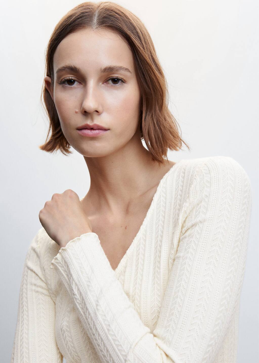 Mango Longsleeve tshirt with ruffles 37024755 05