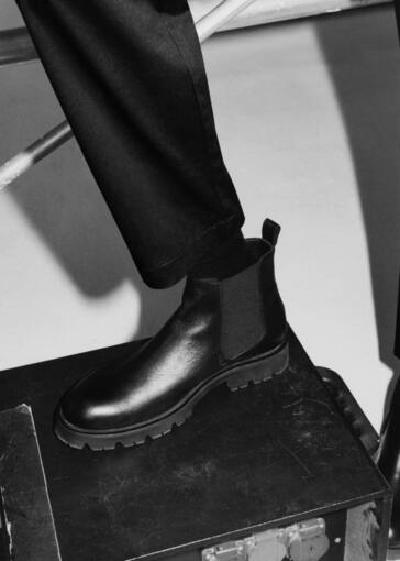chelsea boots track sole