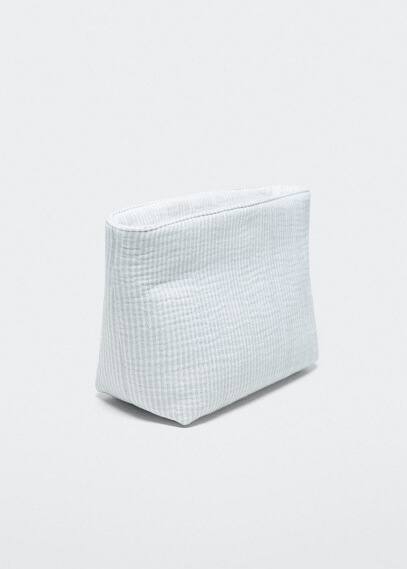 Necessaire trapuntato