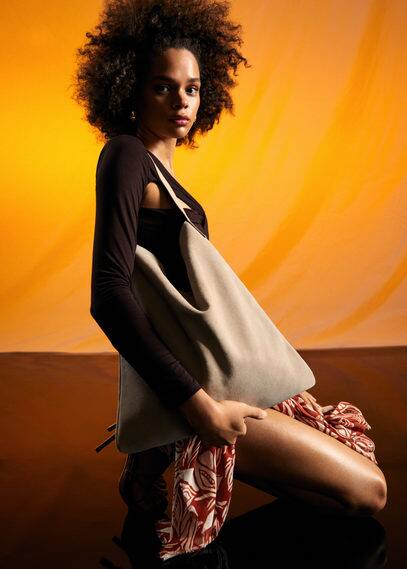 Borsa tipo sacco pelle