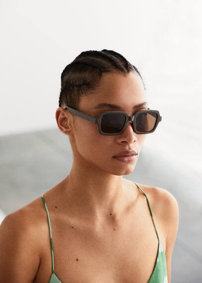 Occhiali da sole montatura quadrata