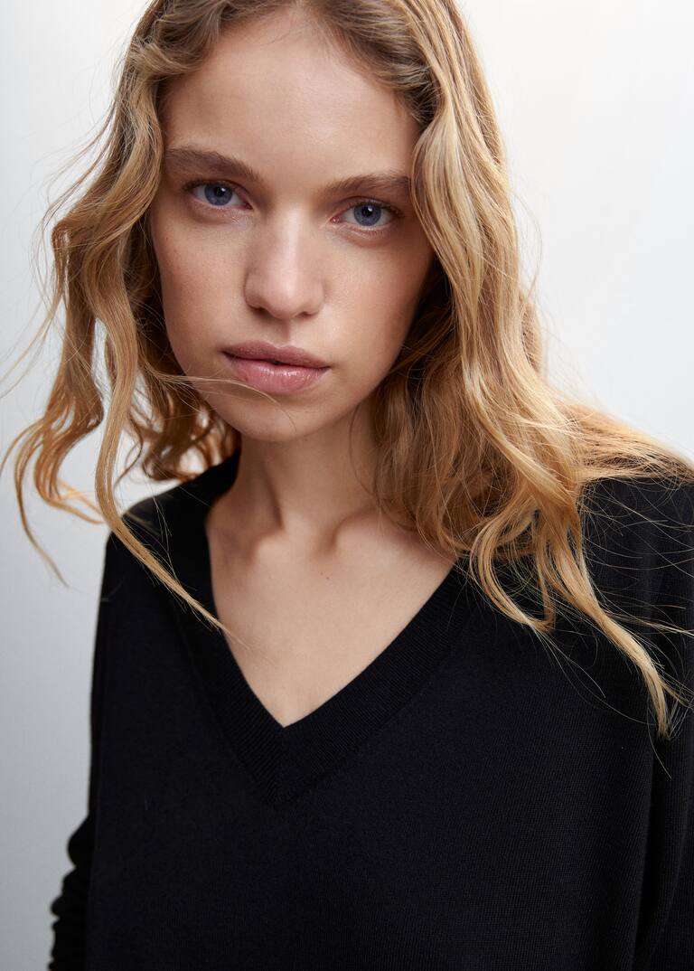 Fineknit vneck sweater Women Mango USA