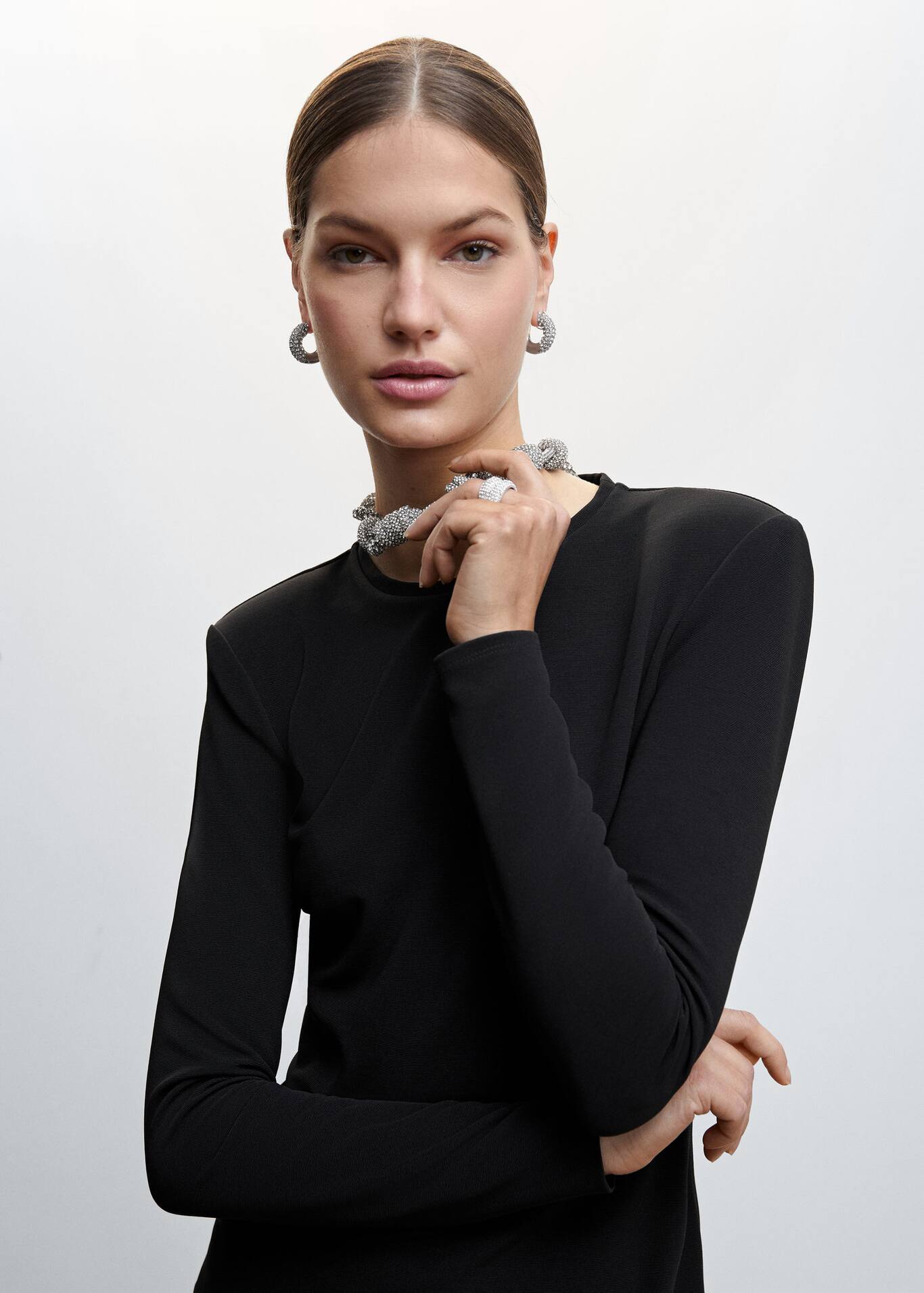 Korte jurk met schoudervullingen Dames Mango Nederland