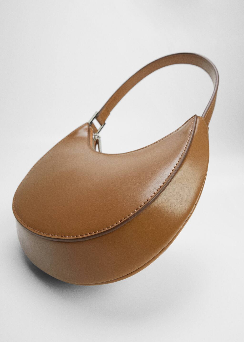 Mango Ovale Tasche mit kurzem Henkel. 6