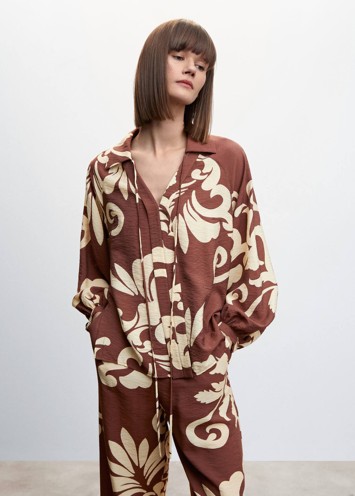 blusa-estampada-la-o-mulher-mangooutlet-portugal