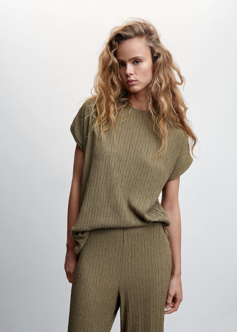 Off-shoulders textured T-shirt - Medium plane