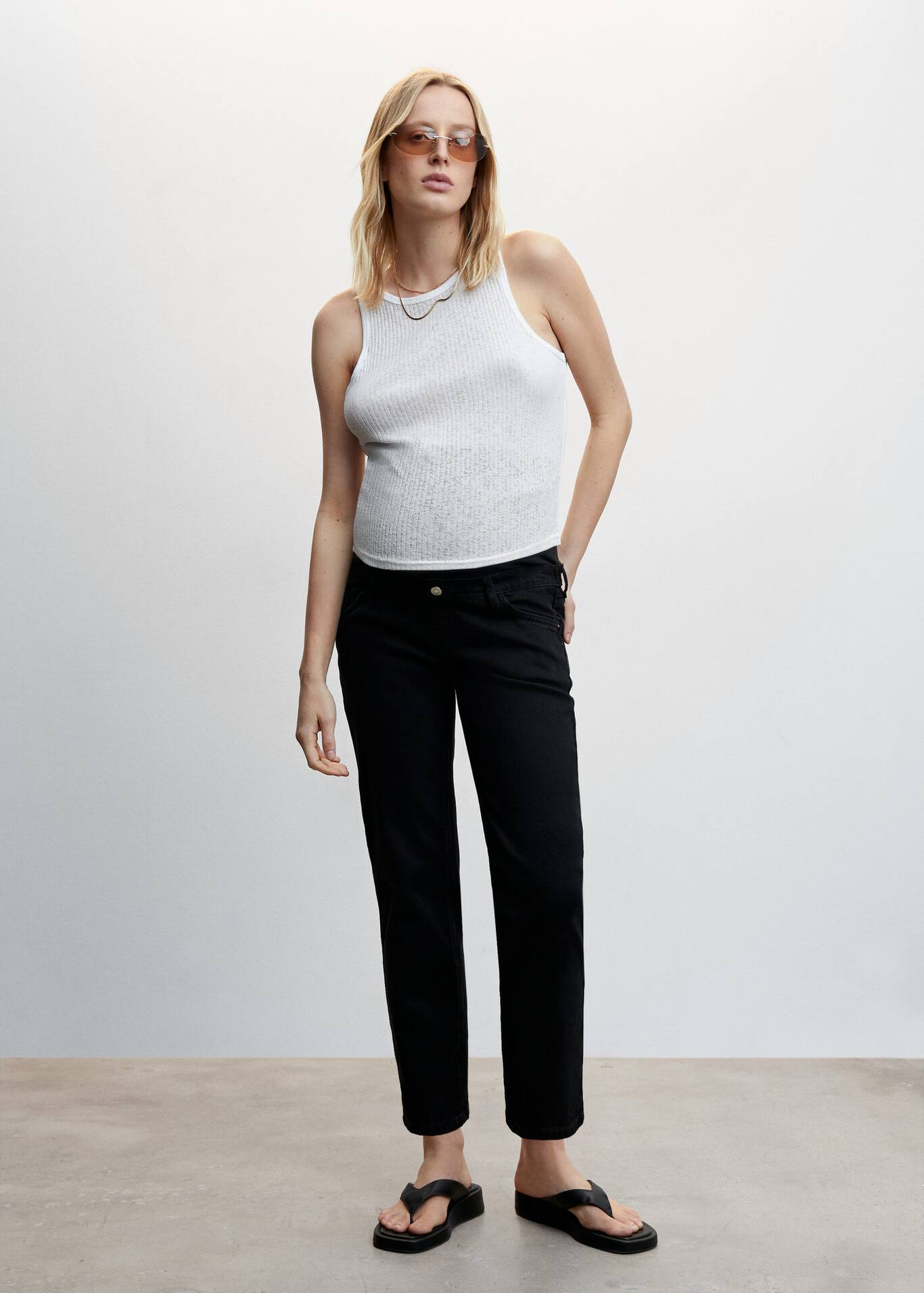 Jeans Flare Crop Premamá - Mujer | MNG Ecuador