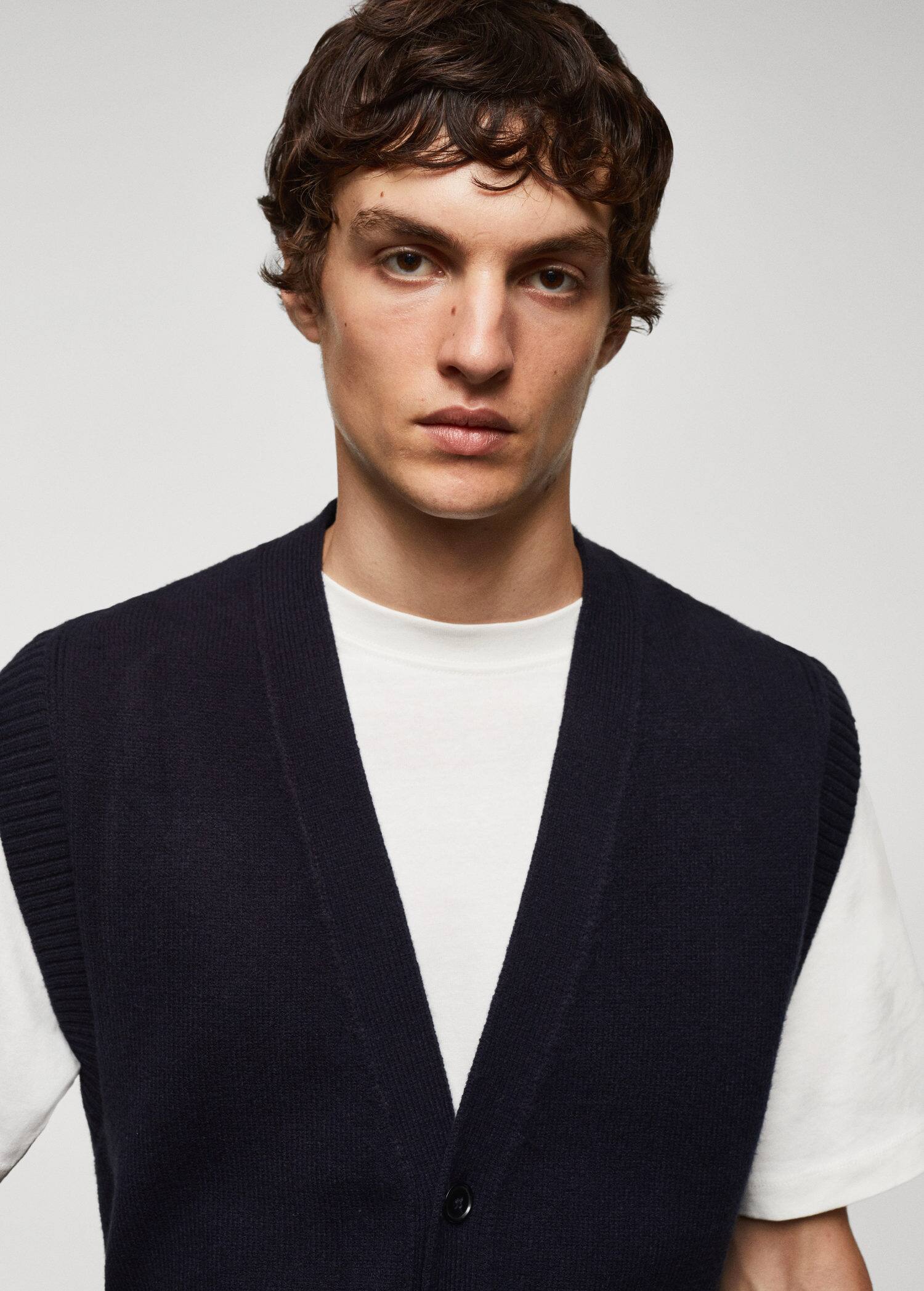 Knitted woolblend vest Men Mango Man USA