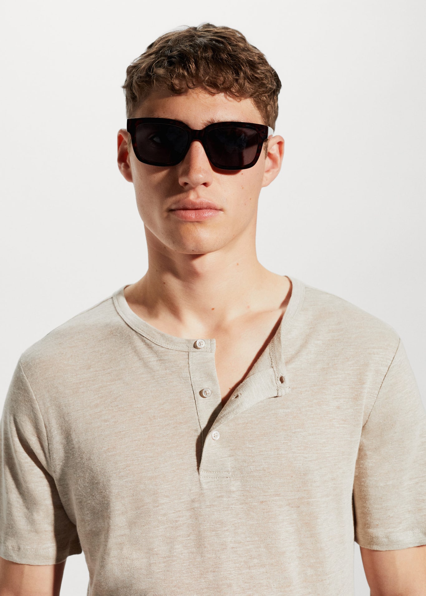 100% linen henley t-shirt - Men | Mango Man USA