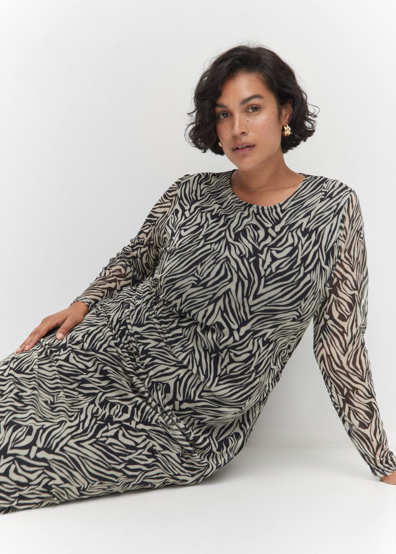 Robe midi en imprim?� animal - Femme | Mango France