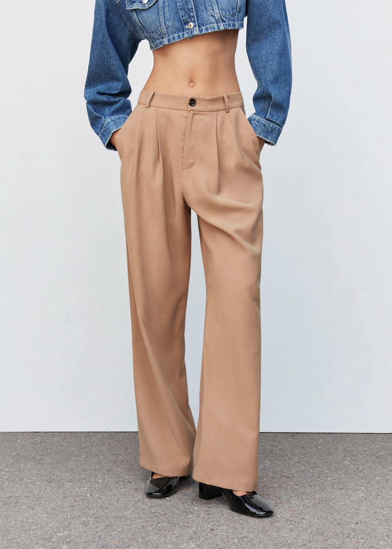 Wideleg pleated pants