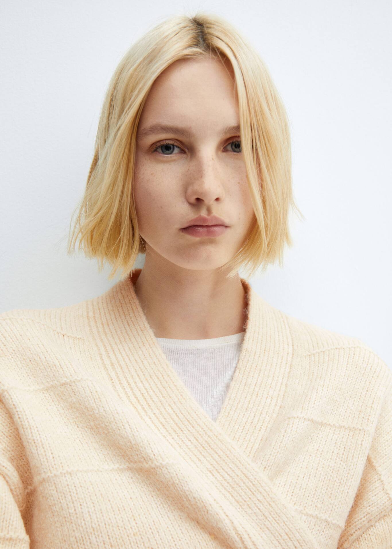 Decorative seams cardigan Women Mango USA