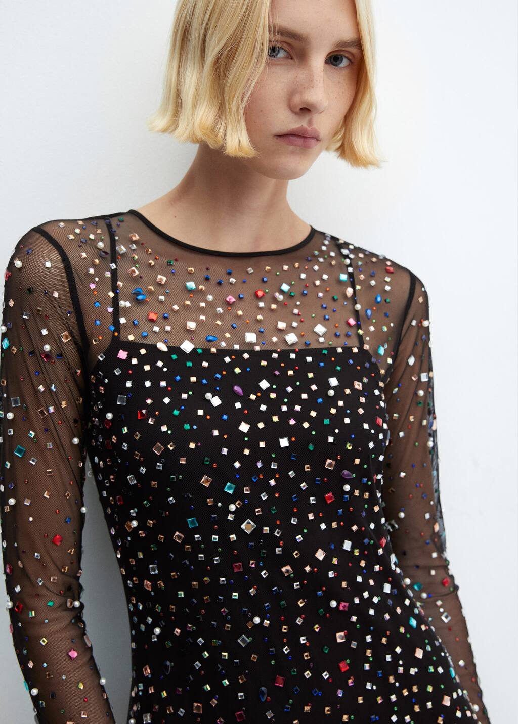 Mango Halbtransparentes Kleid mit Schmucksteinen - 57079096-99