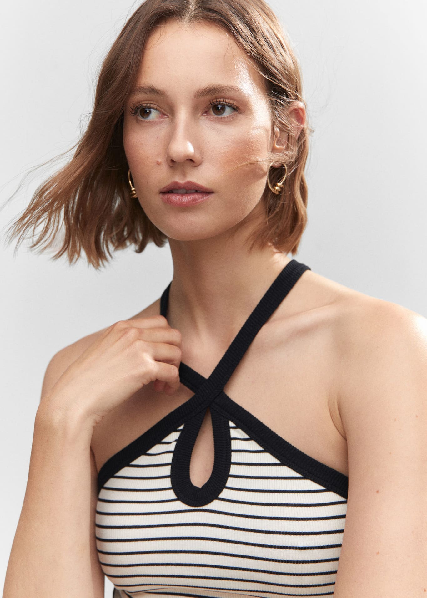 Halterneck knitted top Women Mango USA