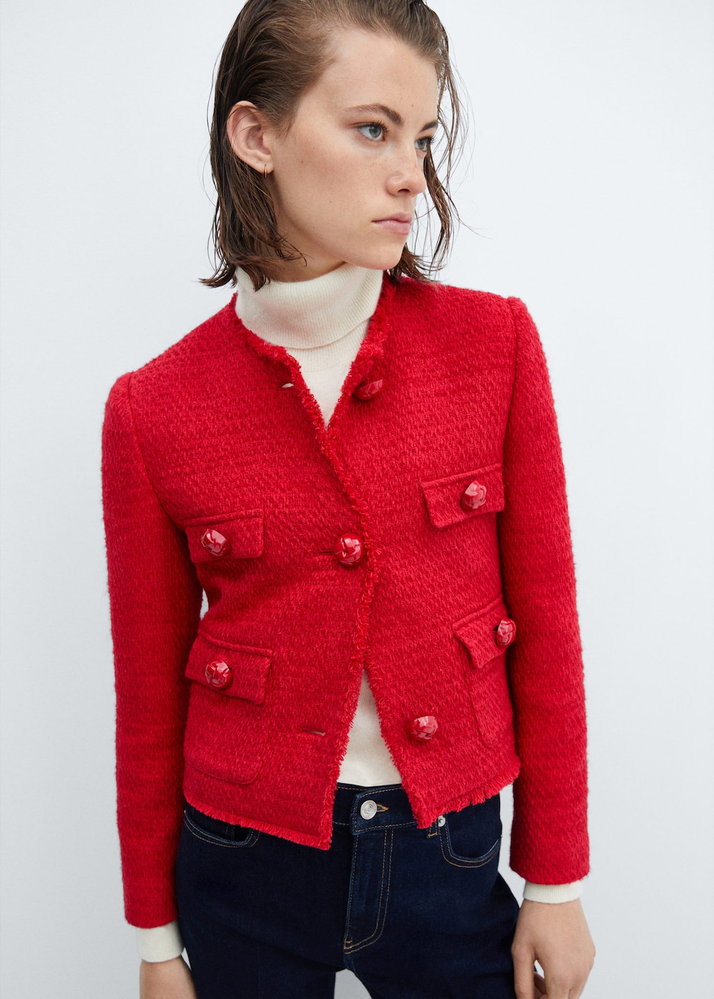 XXS to 4XL. Mango Red
Tweed jacket. Cotton-blend fabric. Straight Short design with Rounded neck and raw frayed edges. Four patch pockets on the front and Button fastening with tonal Decorative buttons.