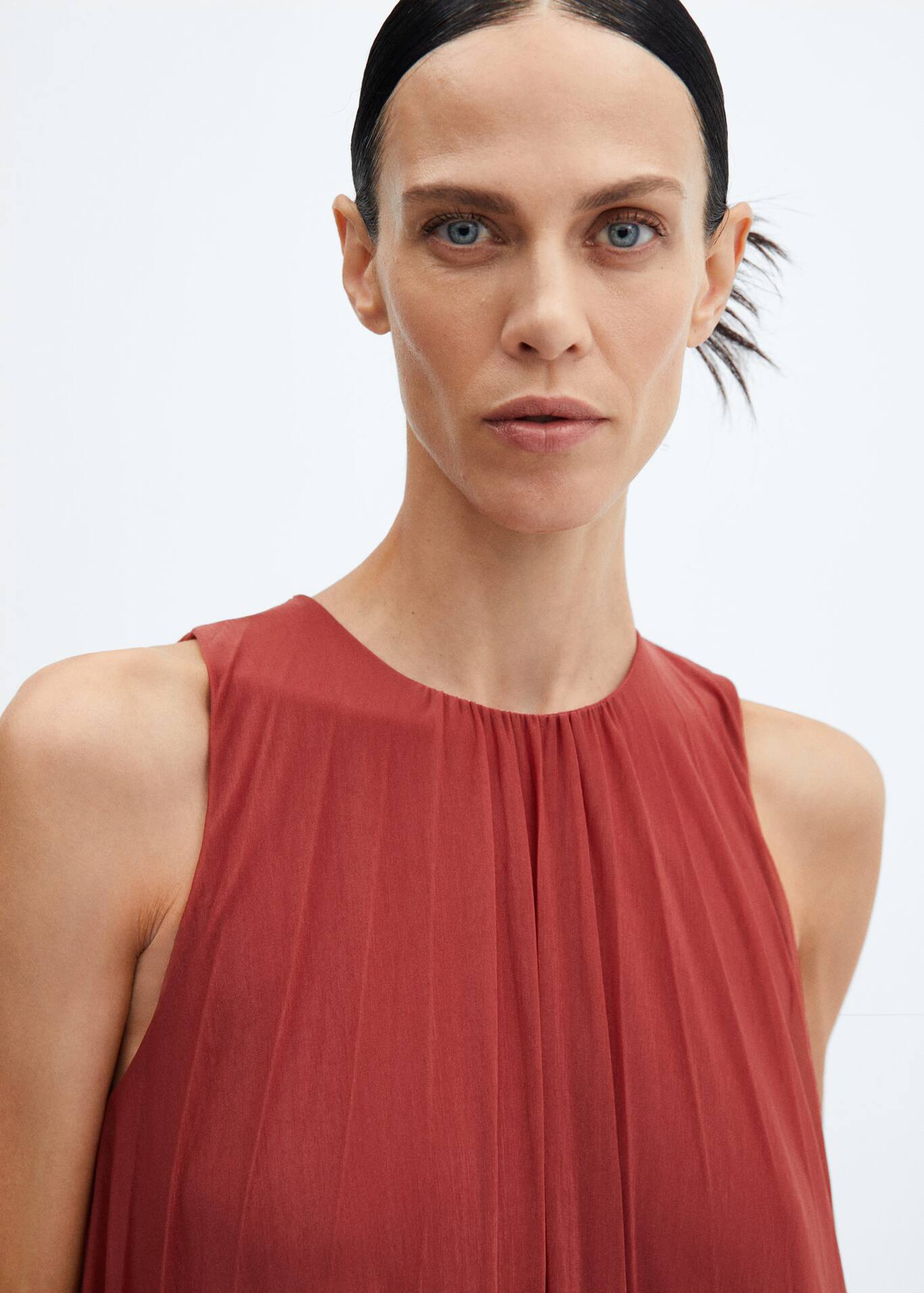 Pleated long dress Women Mango USA