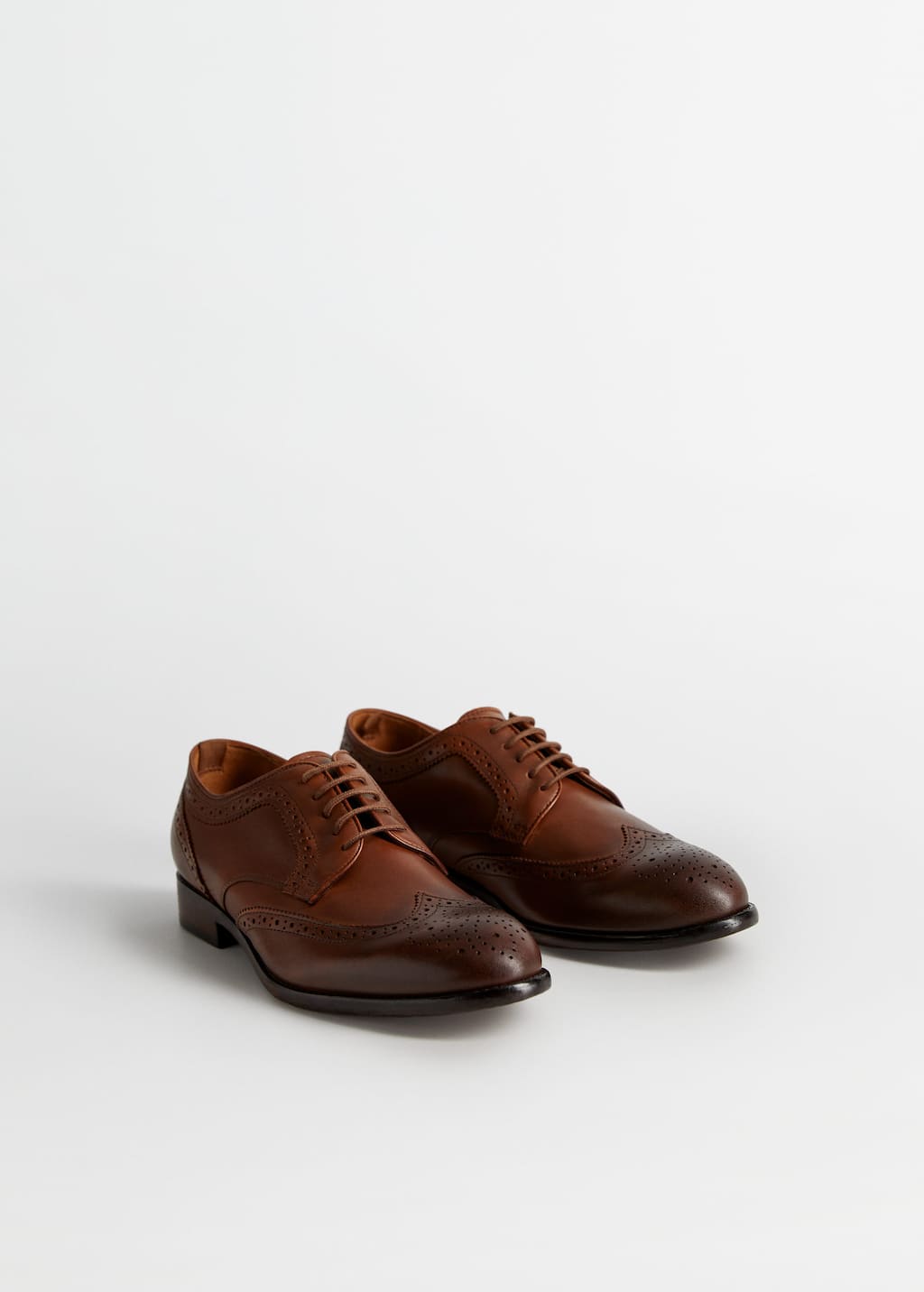 Blucher sko i skinn med hullmønster Menn | Mango Man Norge Blucher sko i skinn med hullmønster Menn | Mango Man Norge