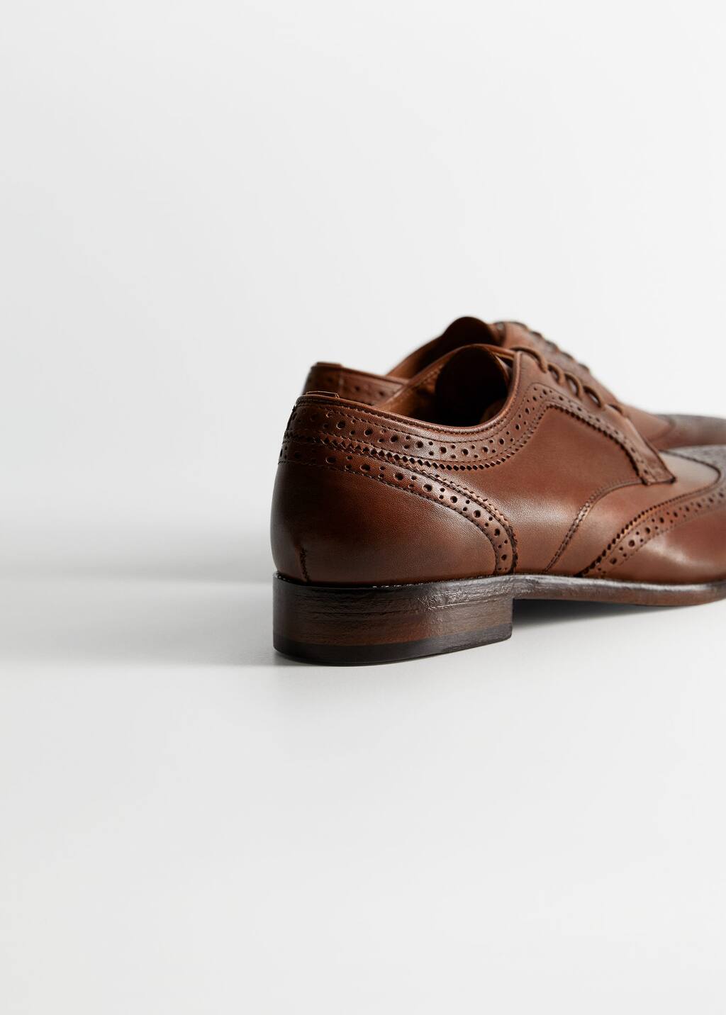 Blucher sko i skinn med hullmønster Menn | Mango Man Norge Blucher sko i skinn med hullmønster Menn | Mango Man Norge