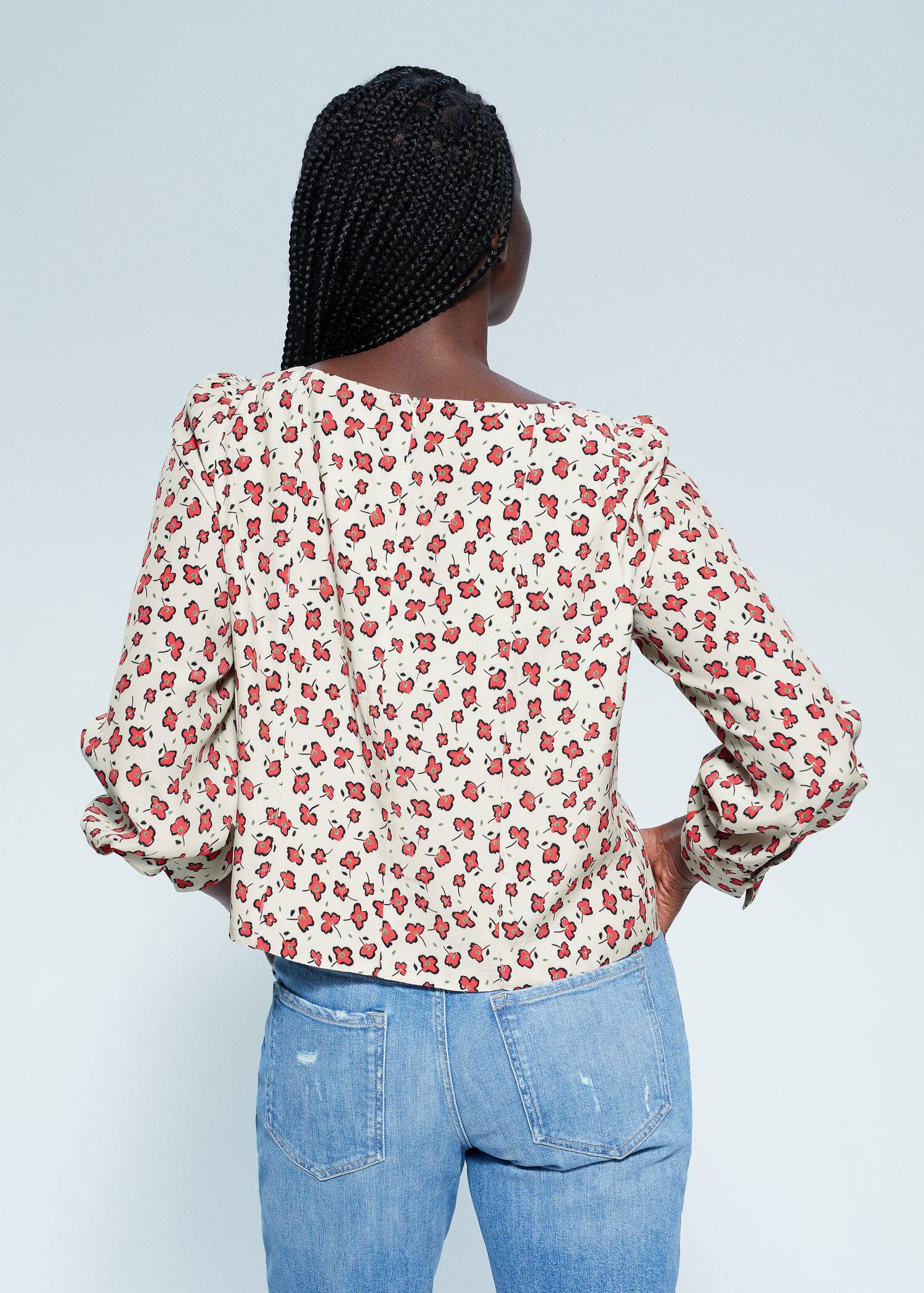 Geblumte Bluse Mit Knopfen Grosse Grossen Violeta By Mango Deutschland