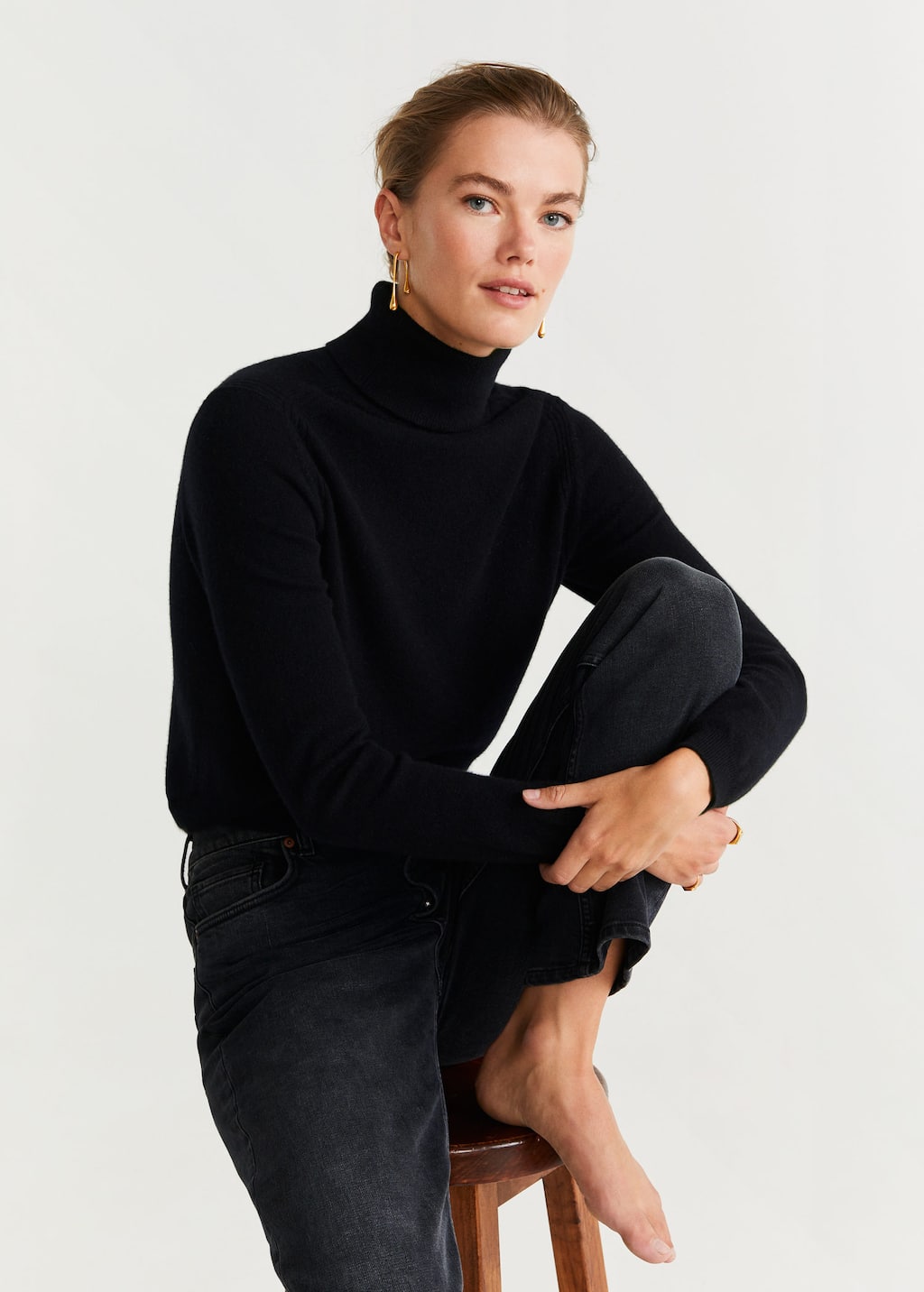 Turtleneck 100% cashmere sweater Woman | Mango Kosovo Turtleneck 100% cashmere sweater Woman | Mango Kosovo