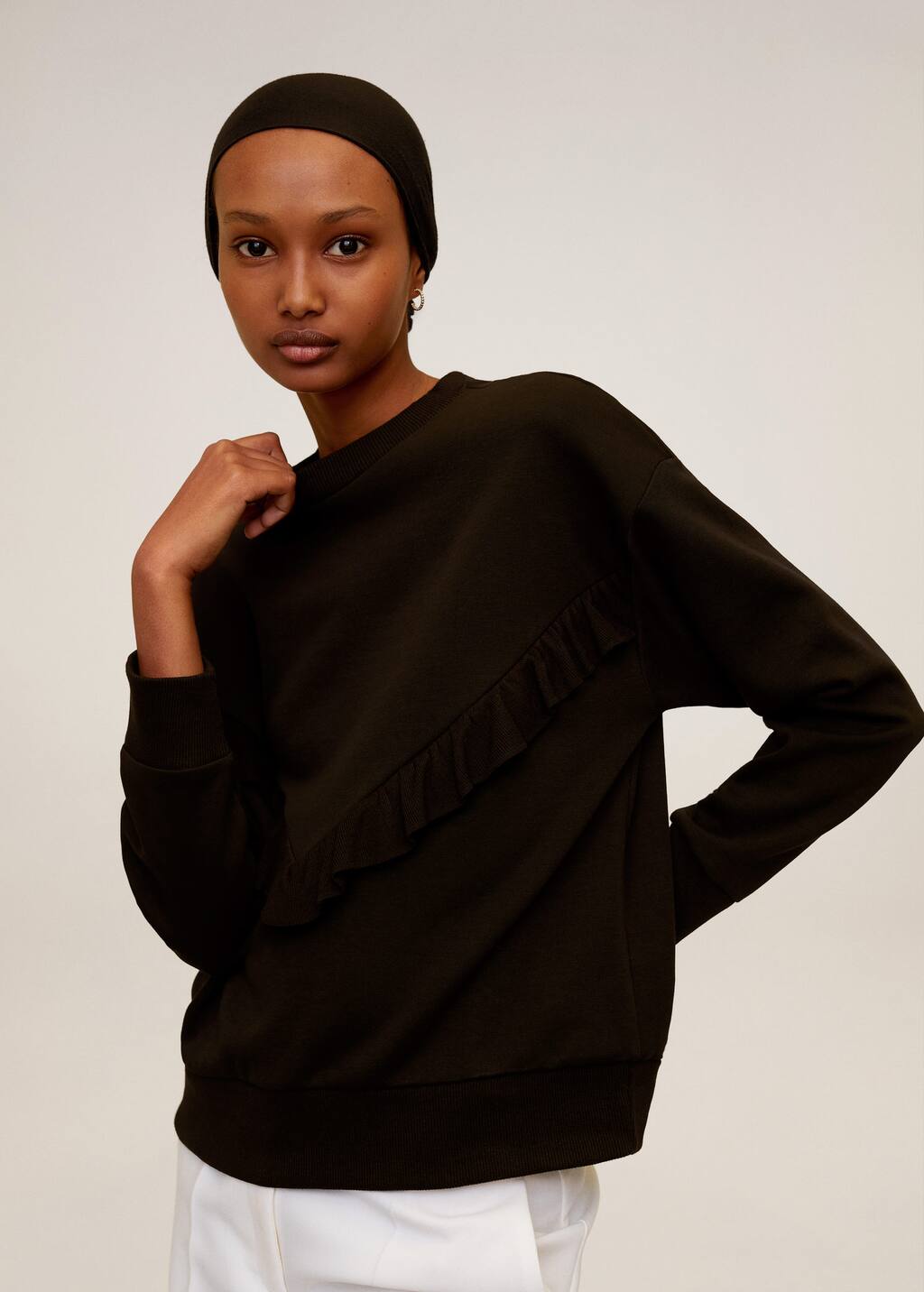 Baumwoll sweatshirt mit rüschen Damen | Mango Österreich Baumwoll sweatshirt mit rüschen Damen | Mango Österreich