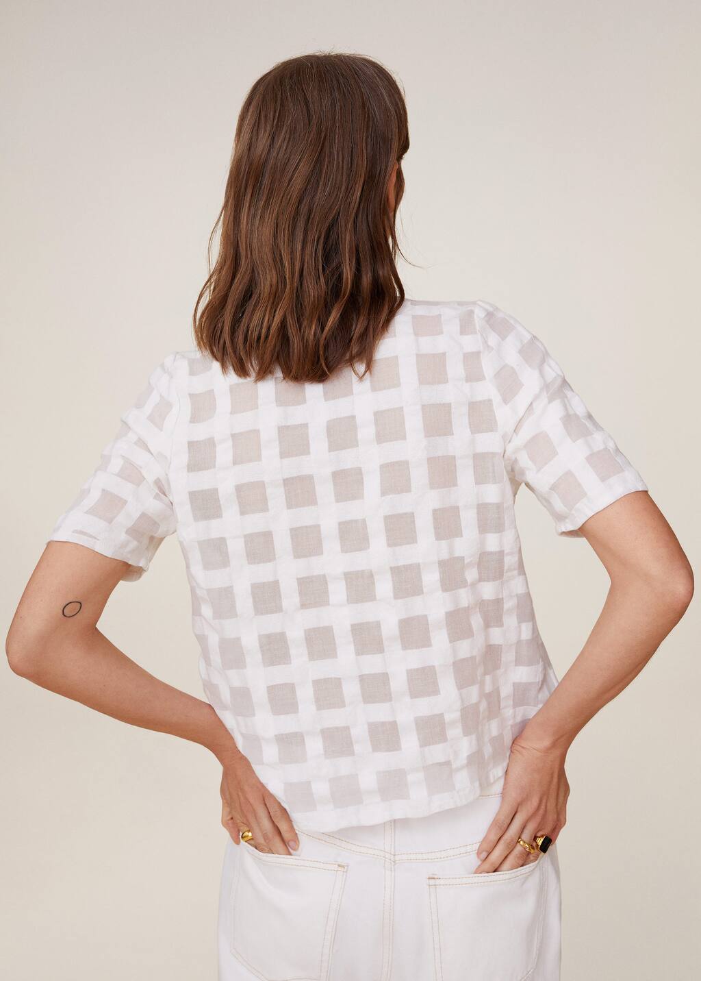 Blusa textura cuadros Mujer | Mango España Blusa textura cuadros Mujer | Mango España