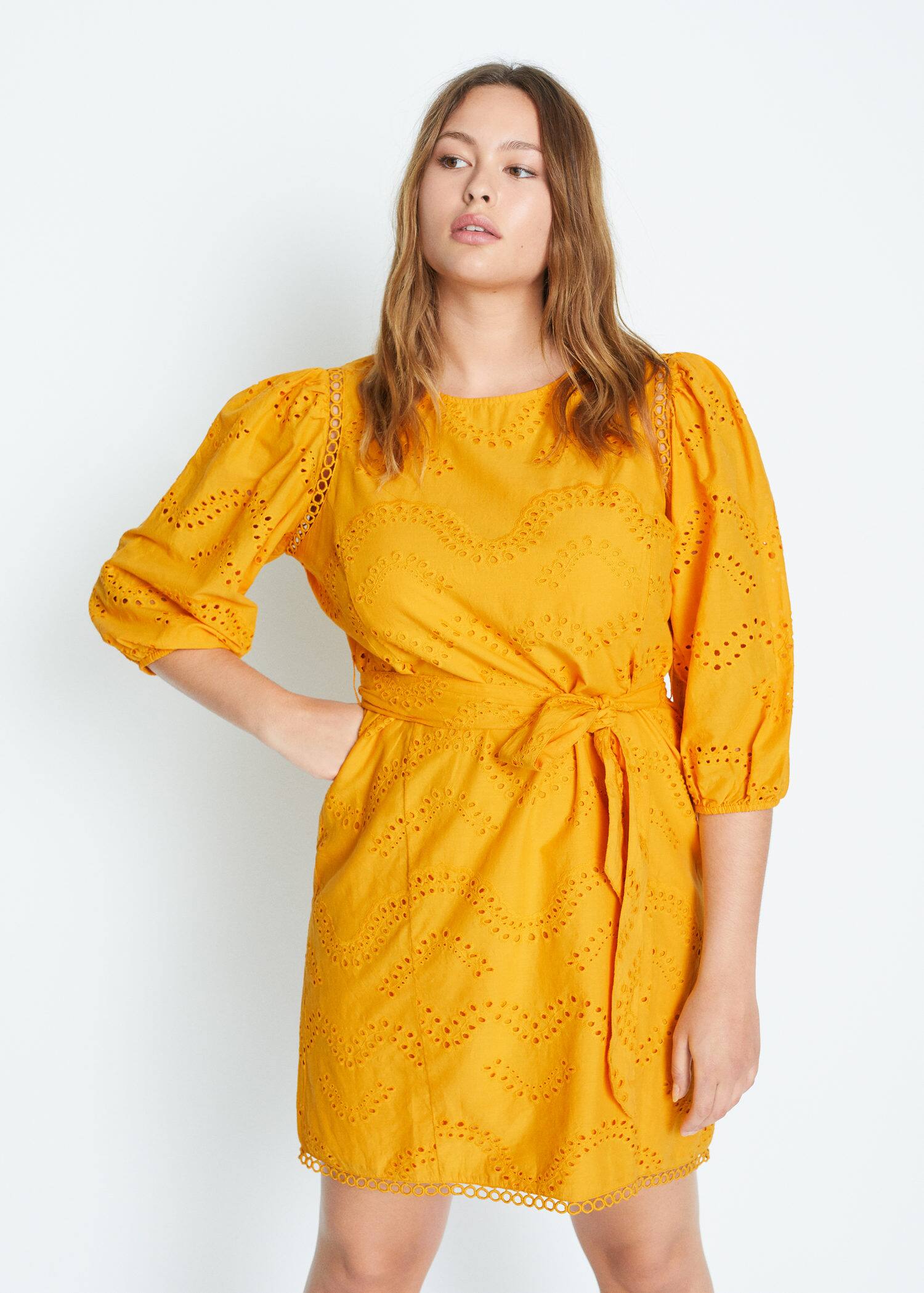 Kleid Mit Lochmuster Grosse Grossen Violeta By Mango Deutschland